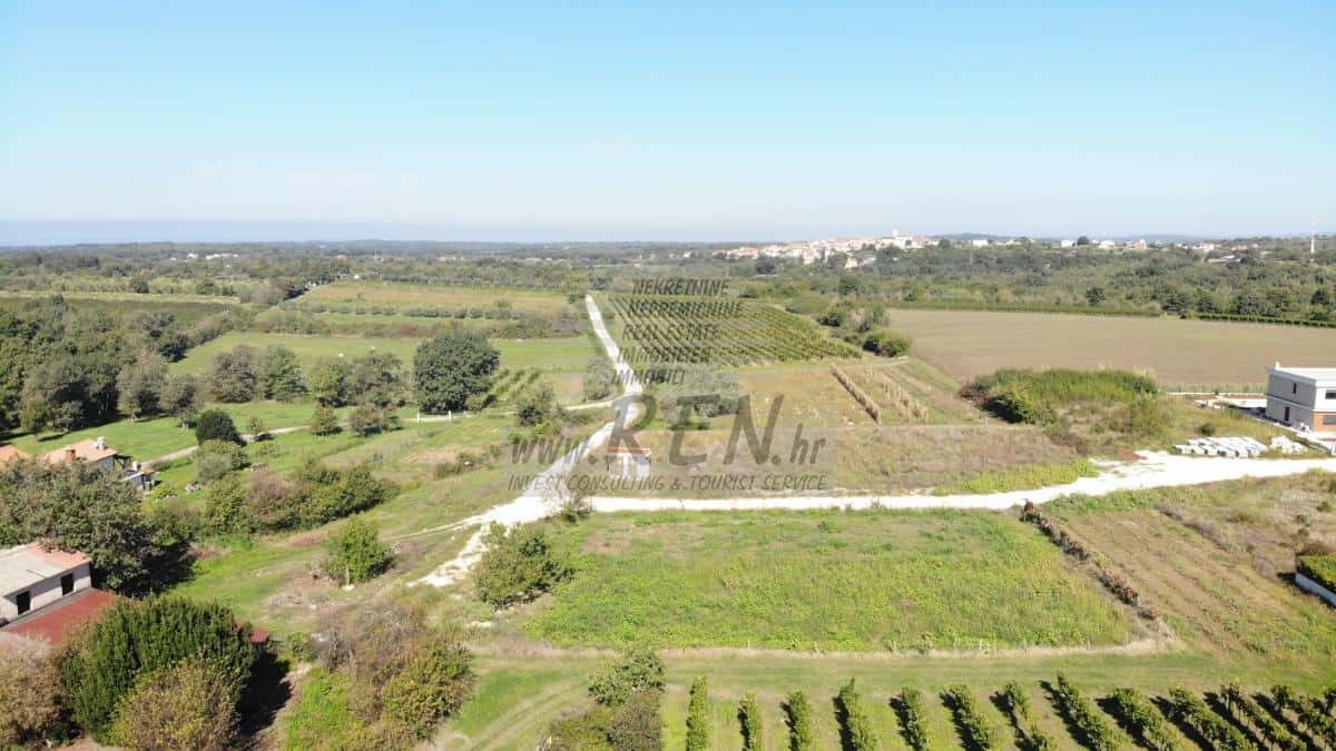 Baugrundstück in ruhiger Lage in der Nähe von Brtonigla
