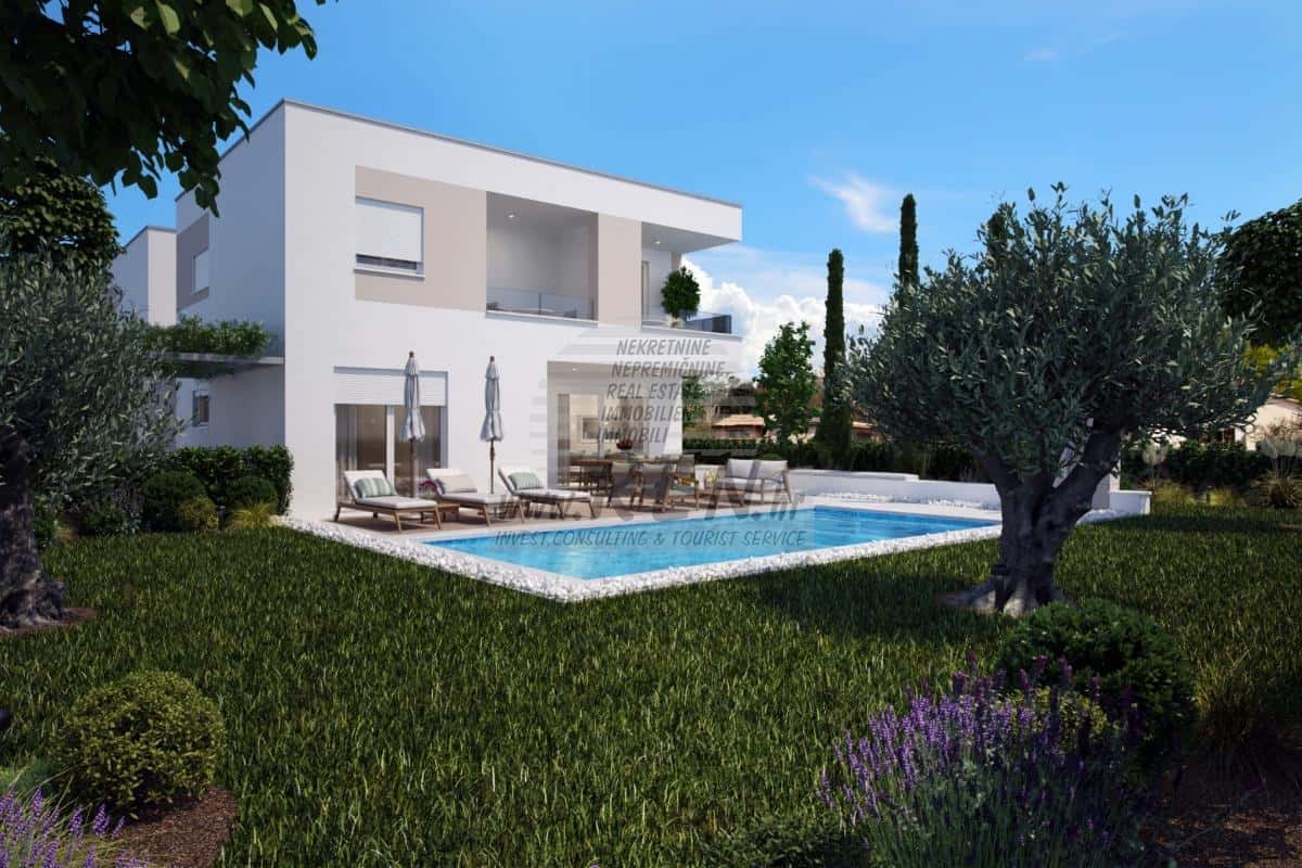 Neues Haus mit Swimmingpool in der Bauphase in der Nähe von Poreč