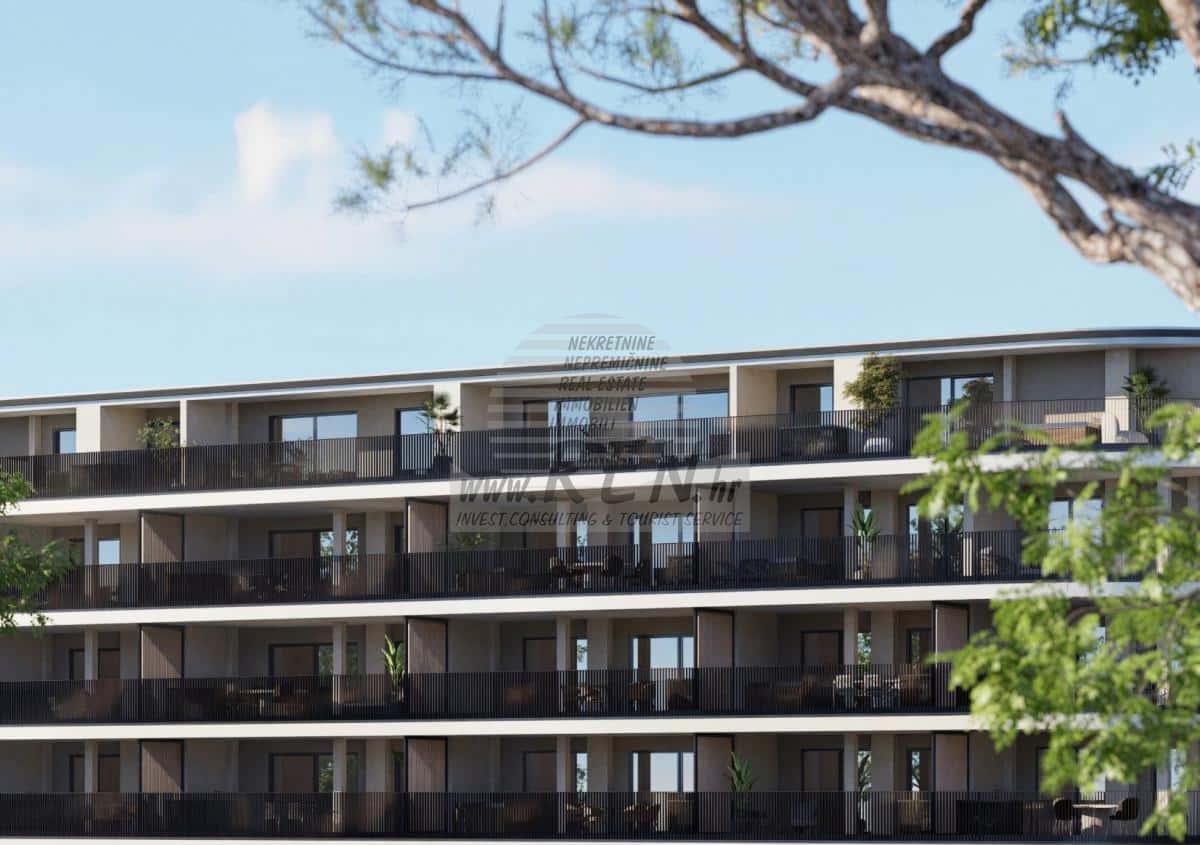 New-Build Apartment with Large Terrace in Central Umag