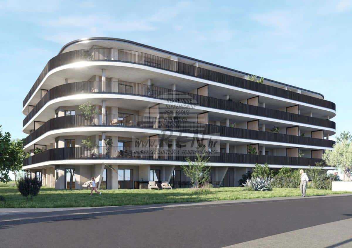 New-Build Apartment with Private Garden in Central Umag
