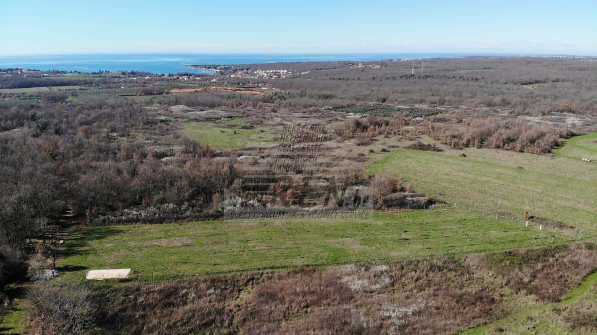 Land in der Nähe von Novigrad
