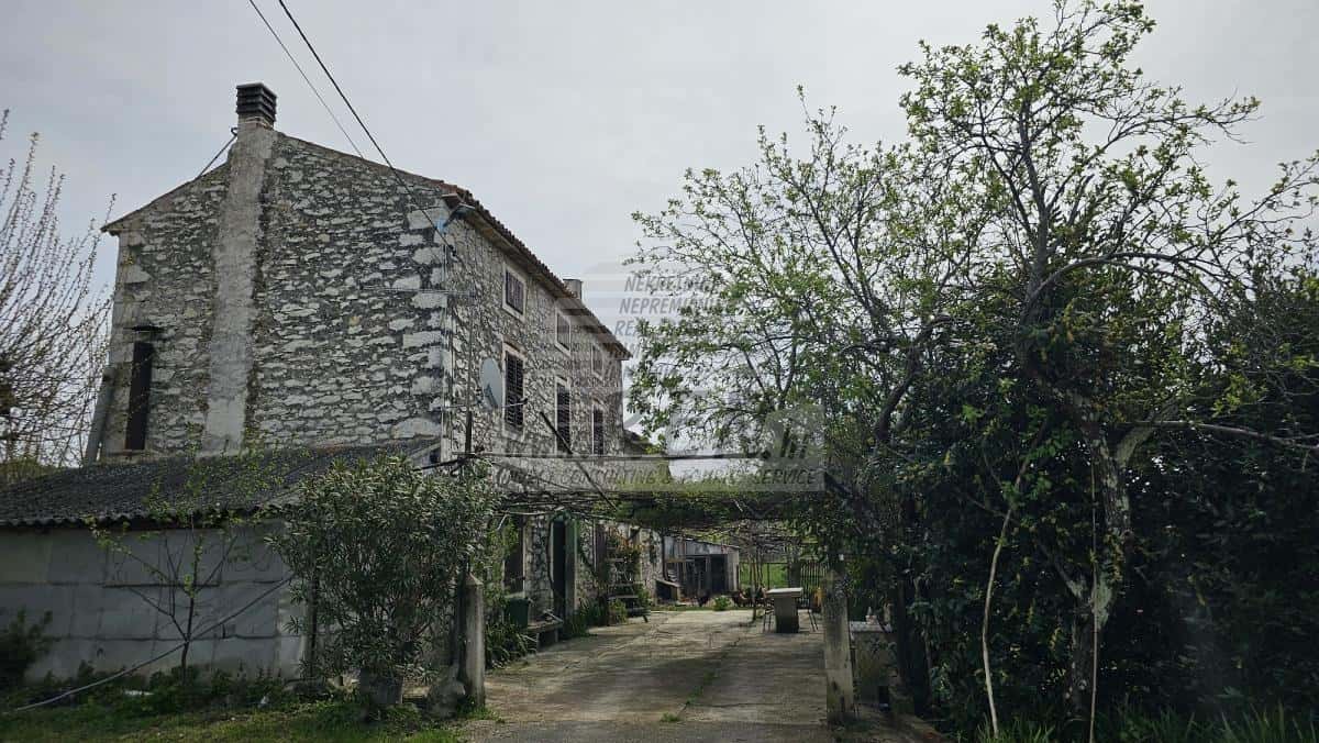 Freistehendes Steinhaus in begehrter Lage