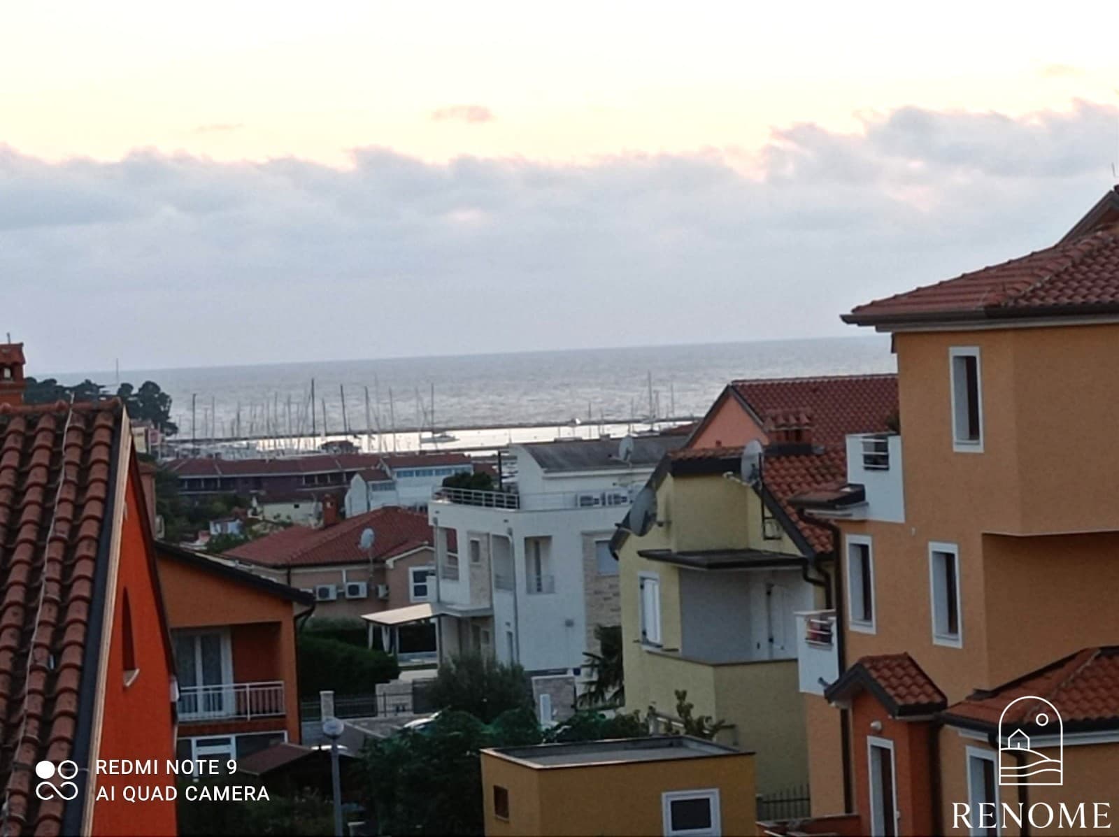 Wohnung im 2. Stock mit wunderschönem Meerblick (1/7)