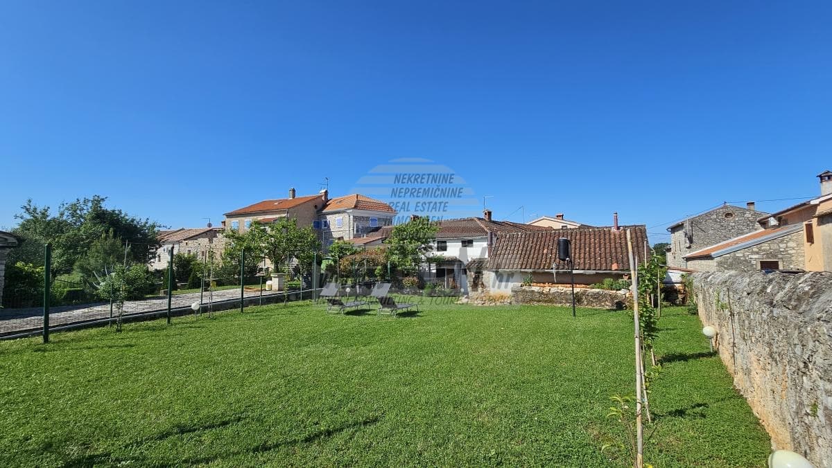 Altes Haus bei Poreč – Ein istrisches Juwel mit Potenzial (1/10)
