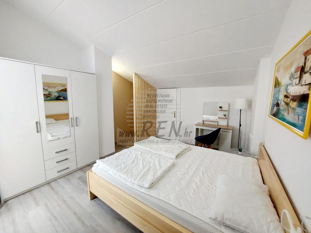 Wohnung mit Galerie – Gemütliche Etage im Zweiten Stock Nahe dem Meer (1/10)