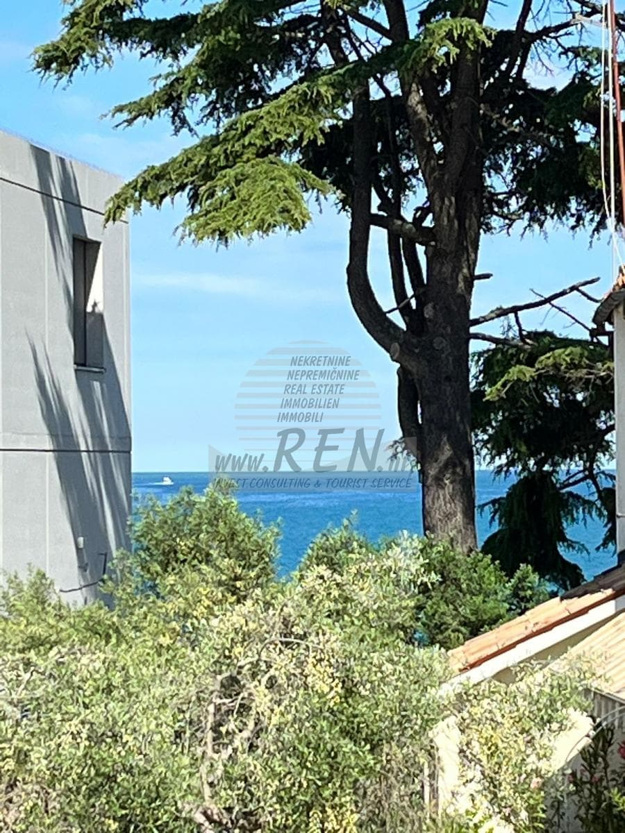 Steinhaus mit Meerblick – Altstadt von Novigrad