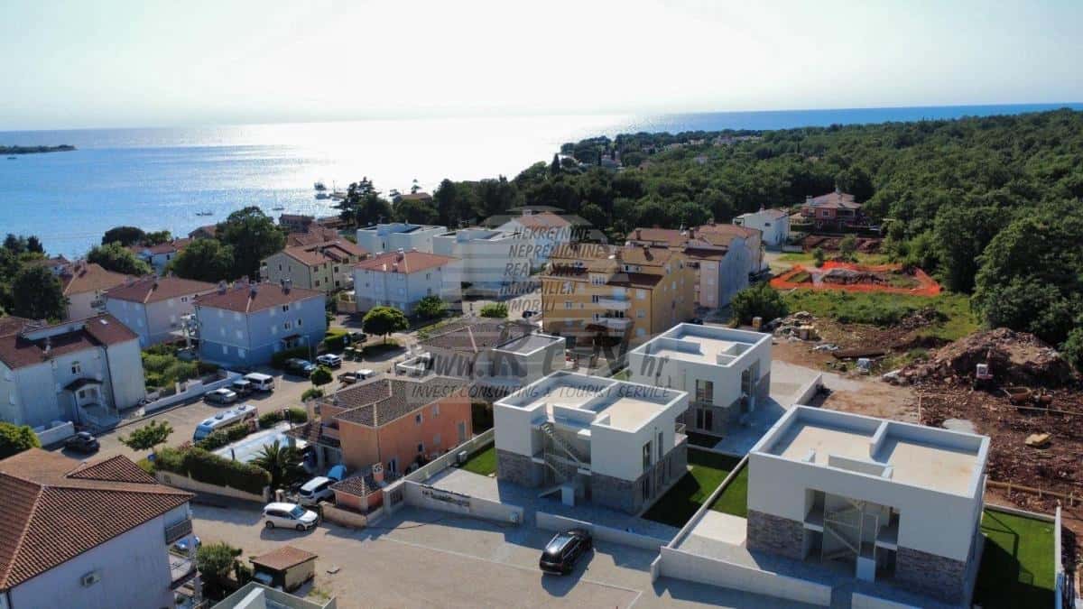 Apartment on the ground floor near the sea