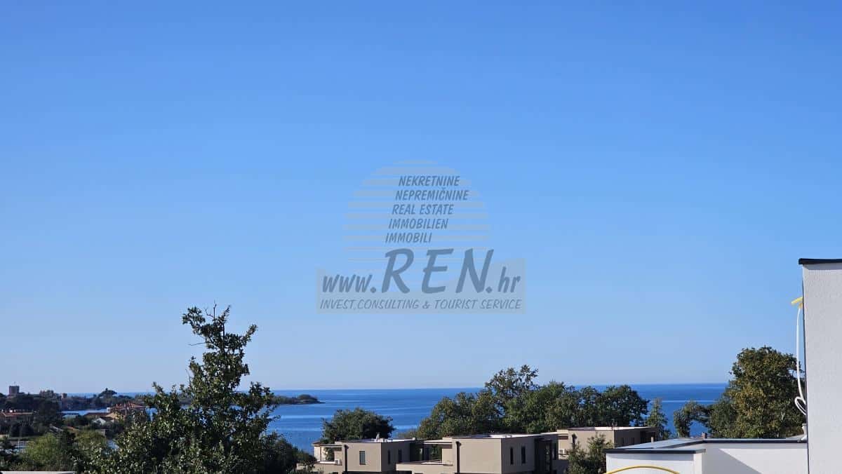 Modern semi-detached house near the sea