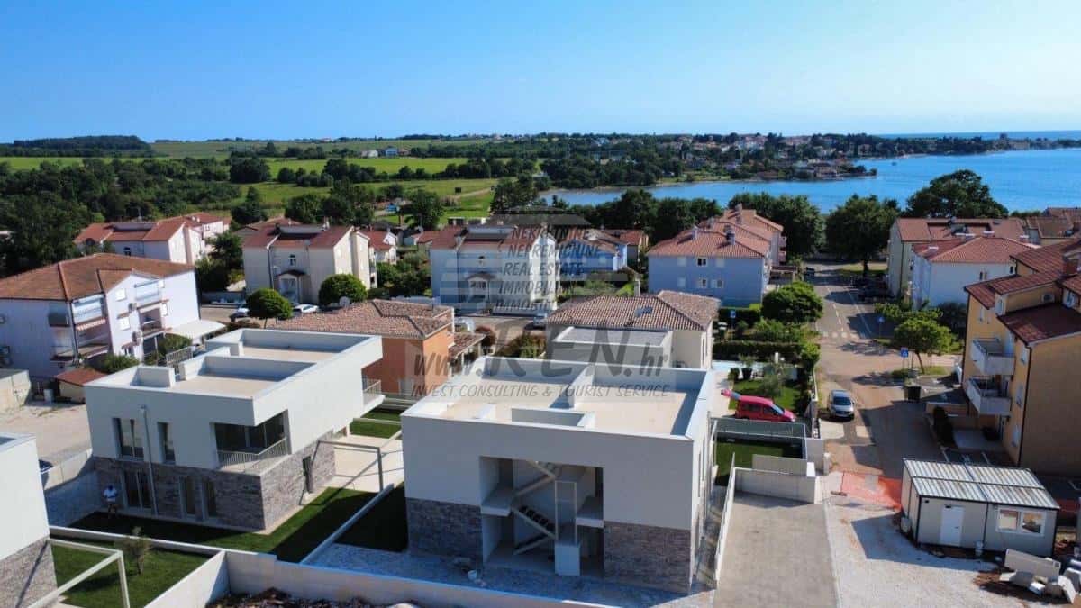 One-bedroom apartment near the sea on the first floor
