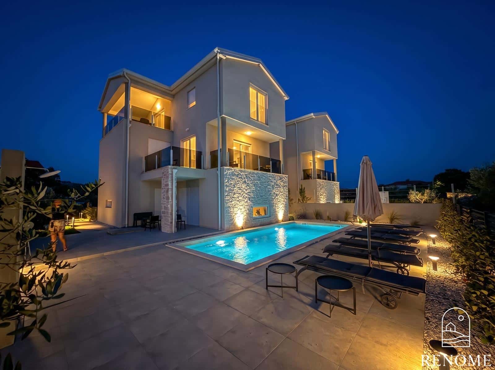 NOVO Vila s bazenom i pogledom na more