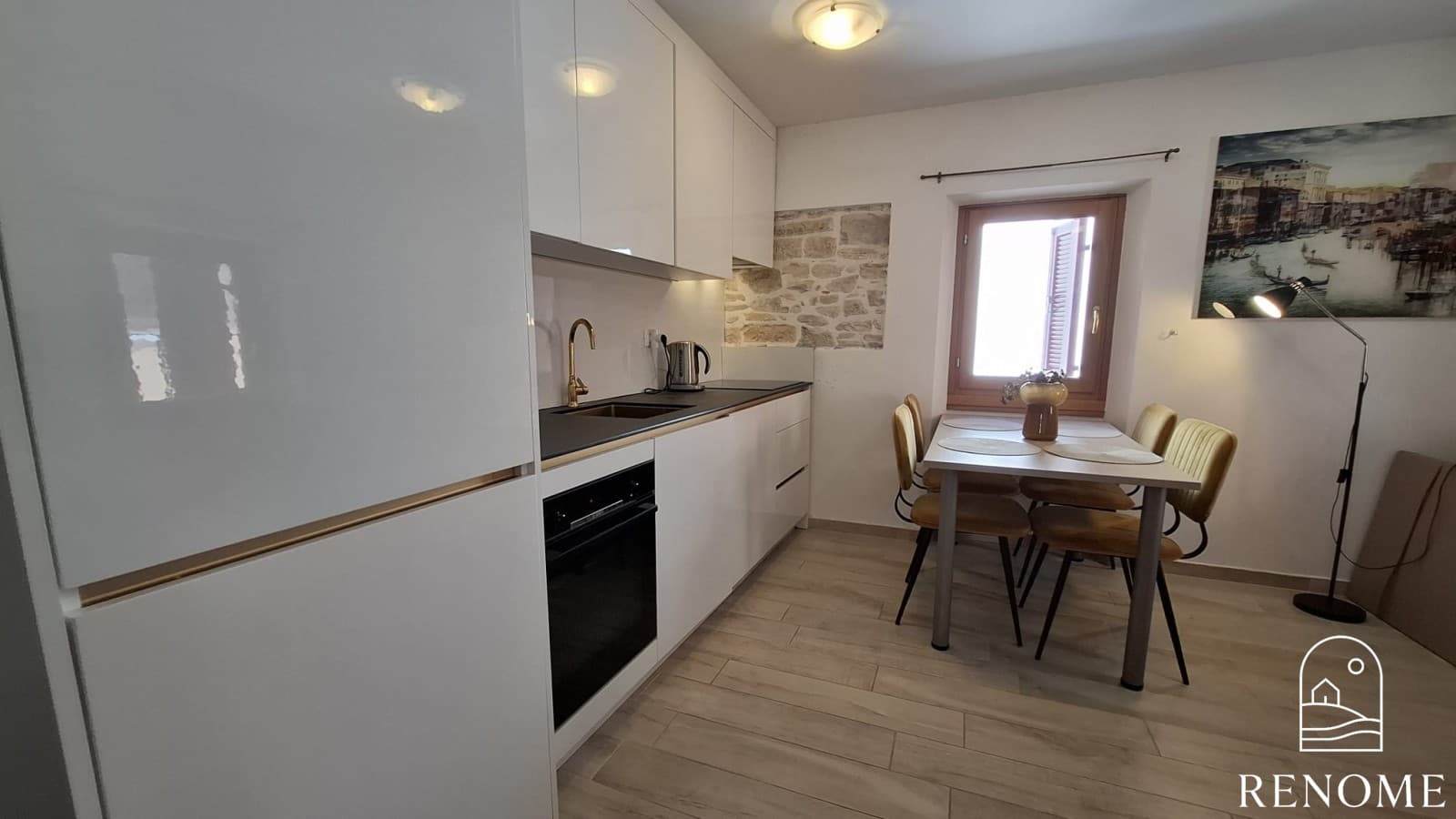 Ein-Zimmer-Wohnung in der Altstadt (1/7)
